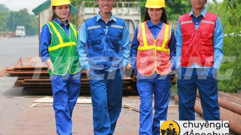 Bộ quần áo bảo hộ lao động đang được ưa chuộng